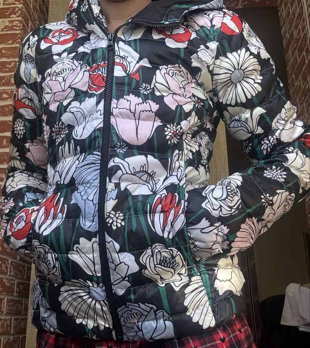 Куртка жіноча adidas