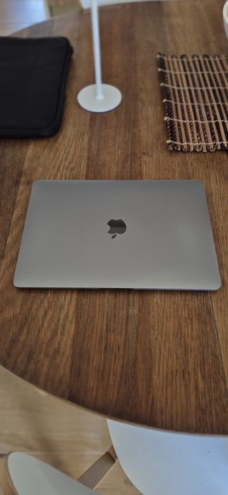 Apple MacBook Air (M1 series)