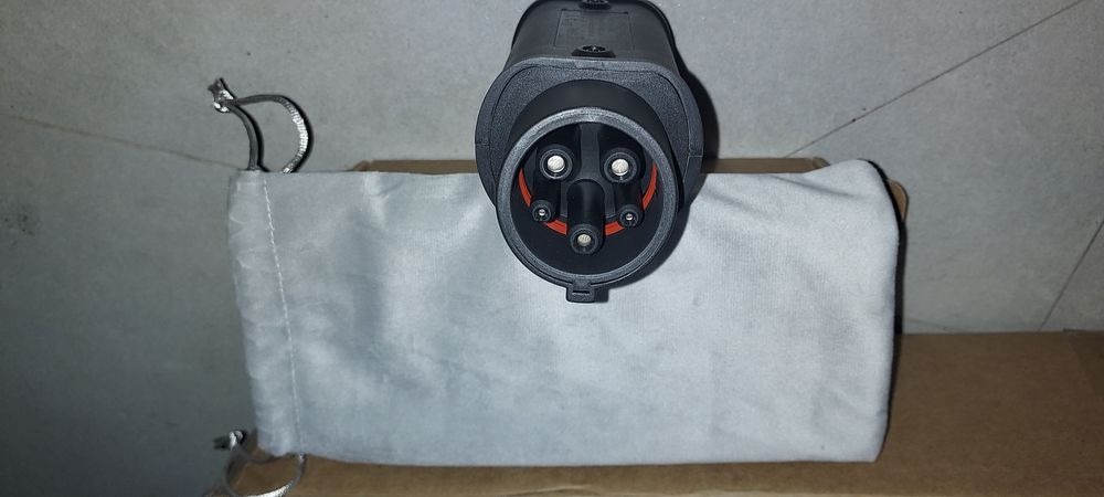 Adapter ładowarki samochodowej typ 2 do typ1