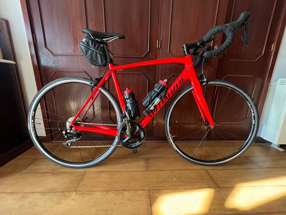 Bicicleta Specialized e componentes Shimano