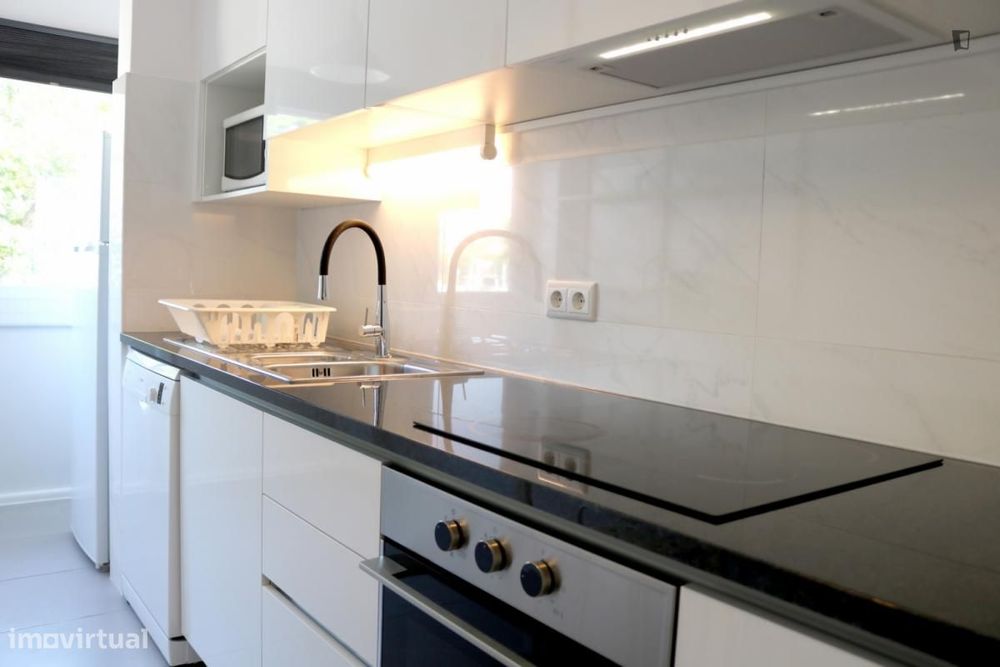 Quarto - localizado em Lumiar Lisbon