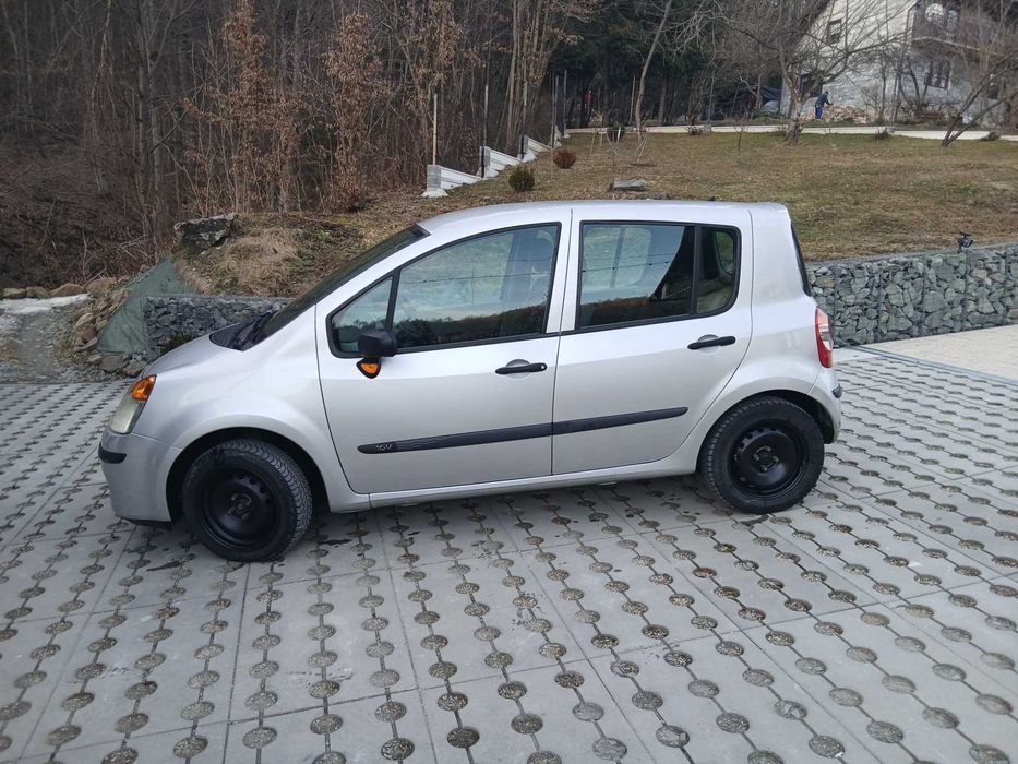 Samochòd Renault modus