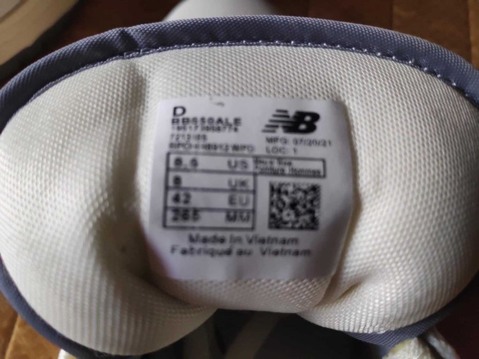 Sapatilhas NB 550 novas nº 42