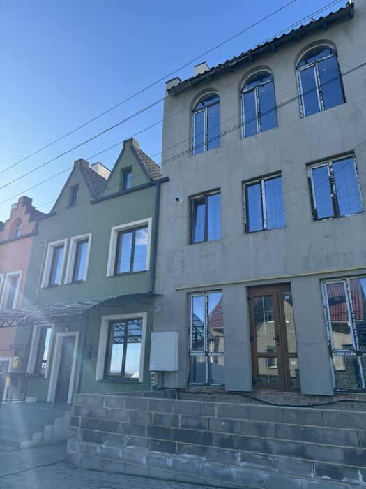 Продам дворівневу квартиру ,новий масив району Новий Двір