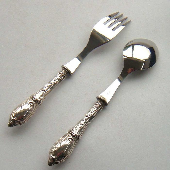 Conjunto de Talheres e Copo de Criança em PRATA marca Águia em Estojo