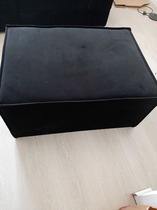 Nowa pufa do siedzenia czarna welurowa 64 x 94 cm