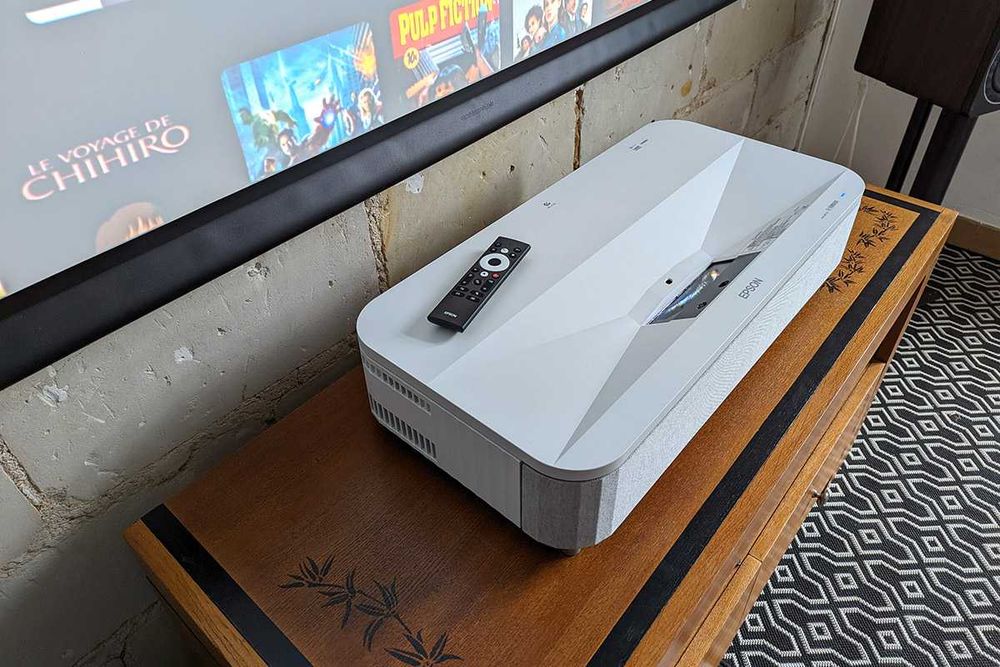 Проектор Epson EH-LS800 Android TV