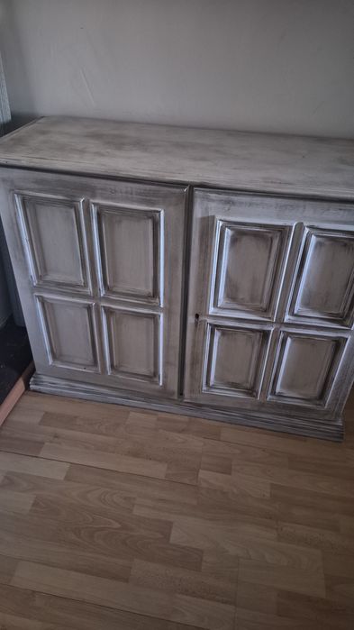 Sprzedam komodę styl shabbi