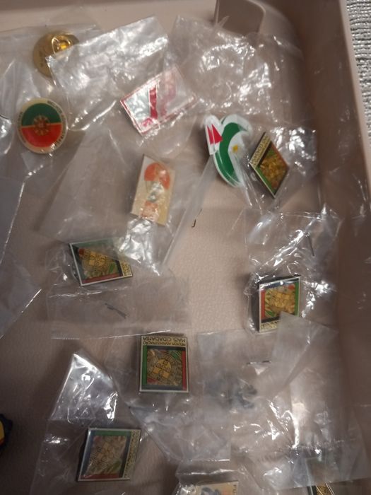 Coleção de pins portugueses