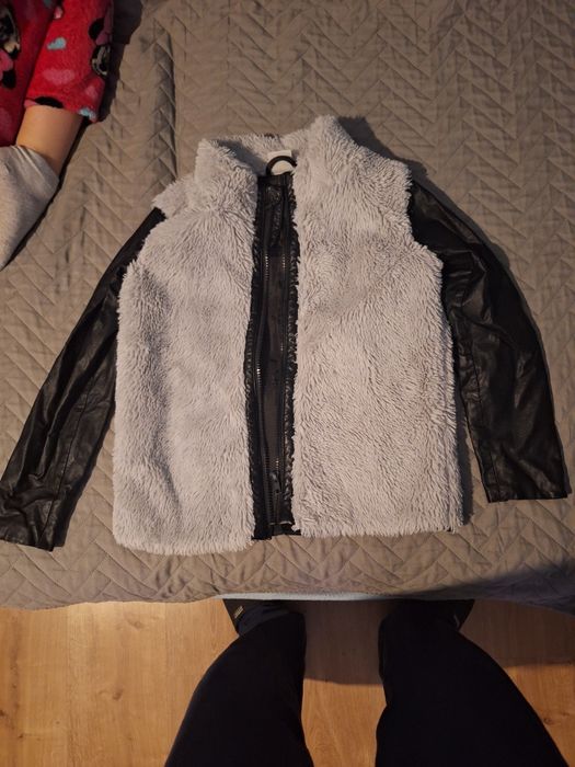 Bulezeczka rozmiar  134  /kurteczka może też posłużyć .na misiu