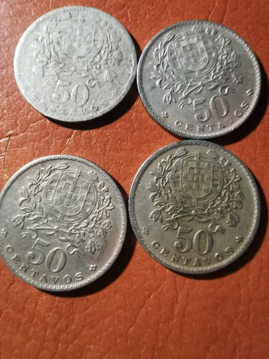 Vendo moedas de 50 Centavos