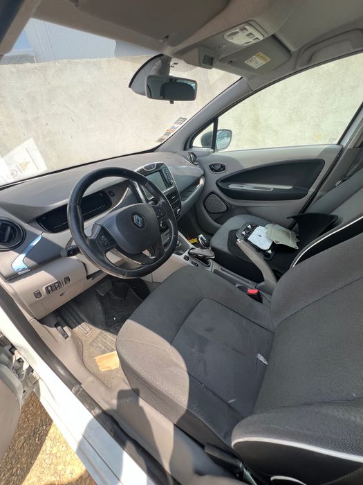 ZOE – Para Peças ou Reparação Rápida 2013 121000 km