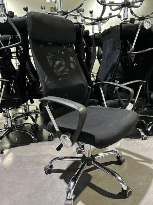 Распродажа офтсной мебели Кресла столы стулья Шкафы стеллажи тумбы пол