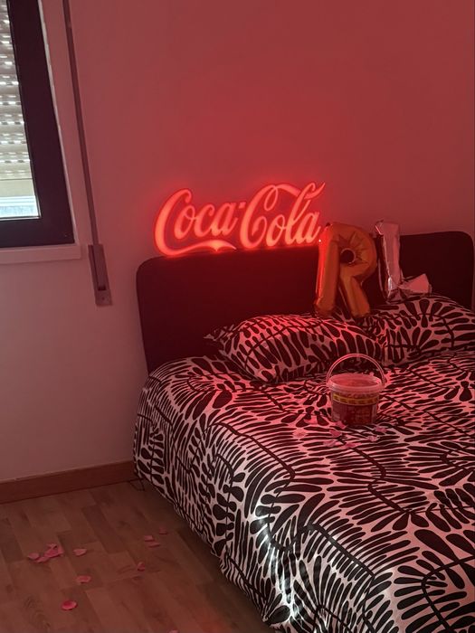 Luminária LED Coca-Cola – Letreiro Neon