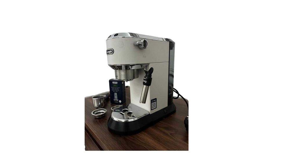 Máquina de Café DeLonghi DEDICA Style