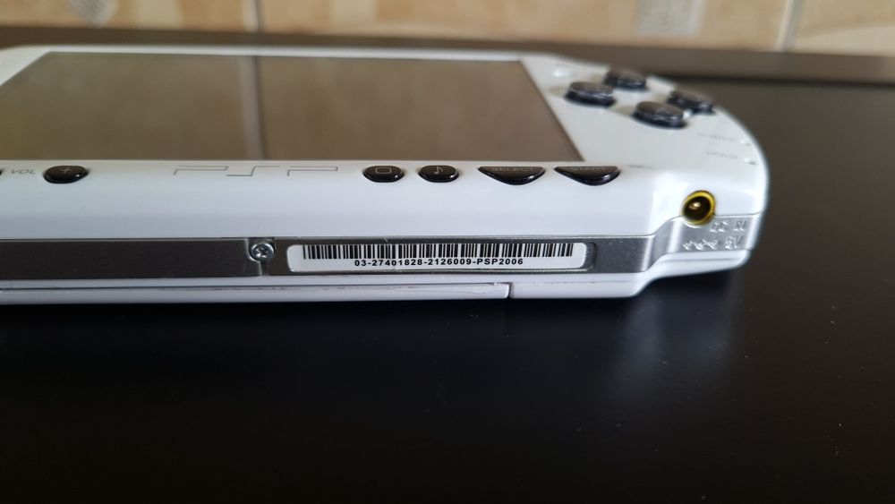 Приставка Sony PSP 2000 white 32gb