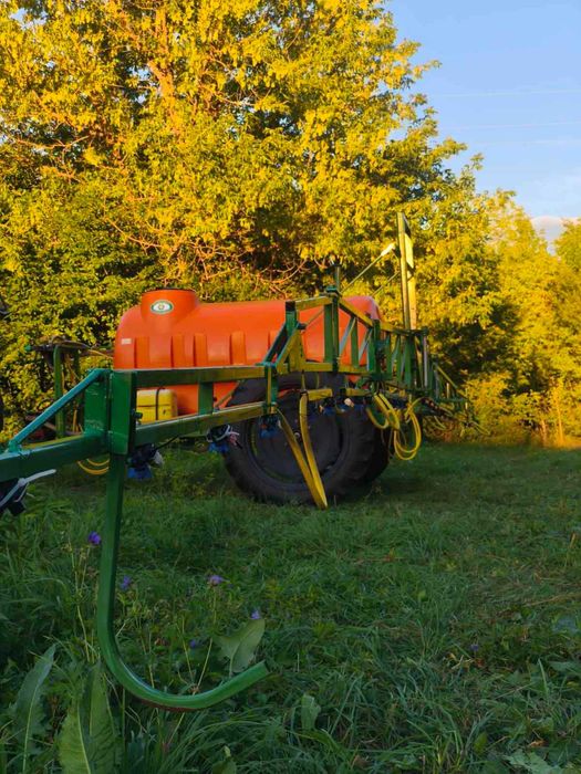 Оприскувас причіпний
