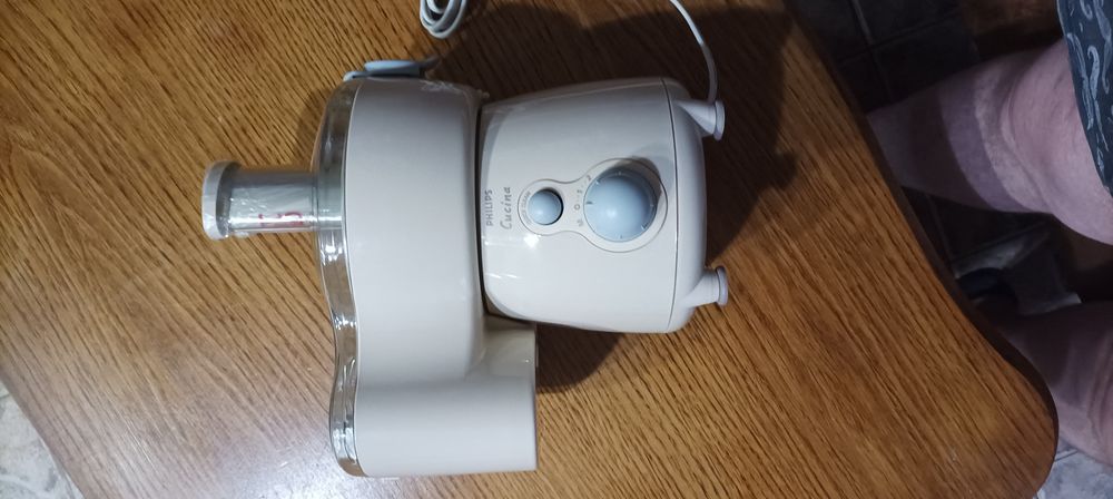 Соковыжималка Philips Cucina HR 1840