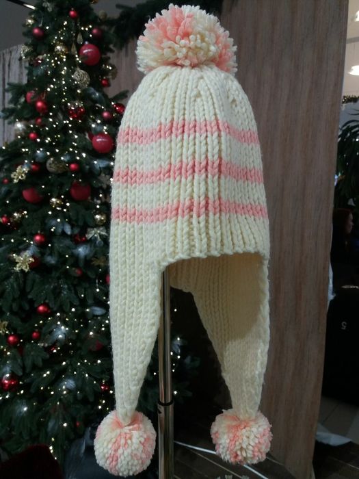 Стильная молодежная шапка