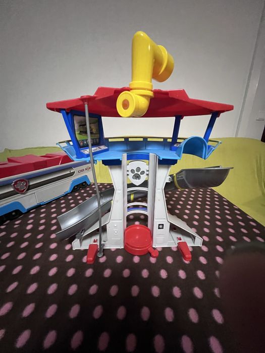 Camião  e Torre de Controlo Patrulha Pata com figurinas
