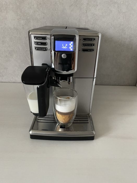 Кавомашина Philips/Saeco Incanto Cappuccino LatteGo є Вибір