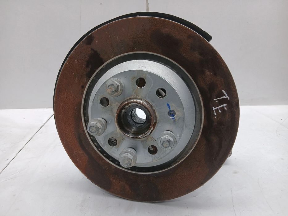 Manga de eixo trás esquerda AUDI Q3 (F3B)