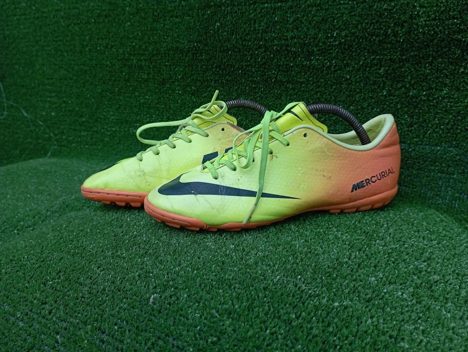 Підліткові кросівки сороконожки Nike Mercurial Victory