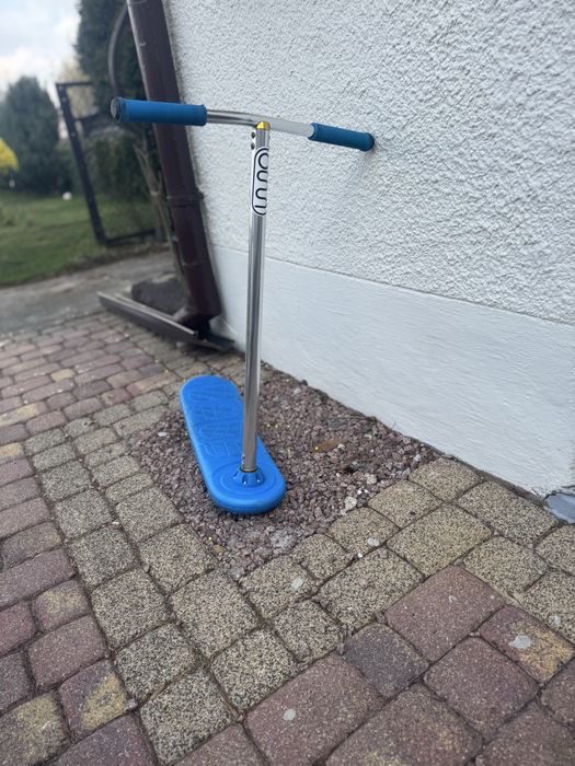 Tramp scoot hulajnoga na trampoline do negocjacj