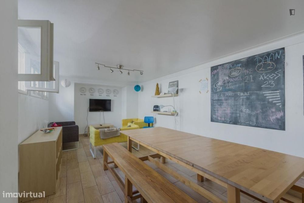 Quarto - localizado em Paranhos Porto