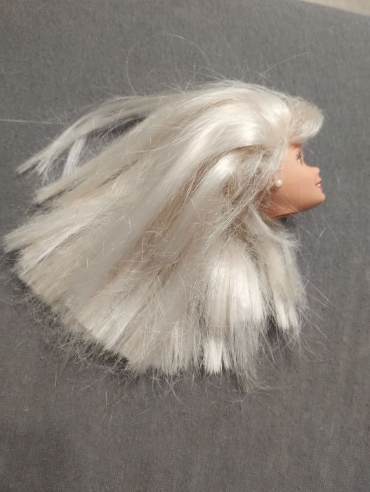 Głowa lalki Barbie