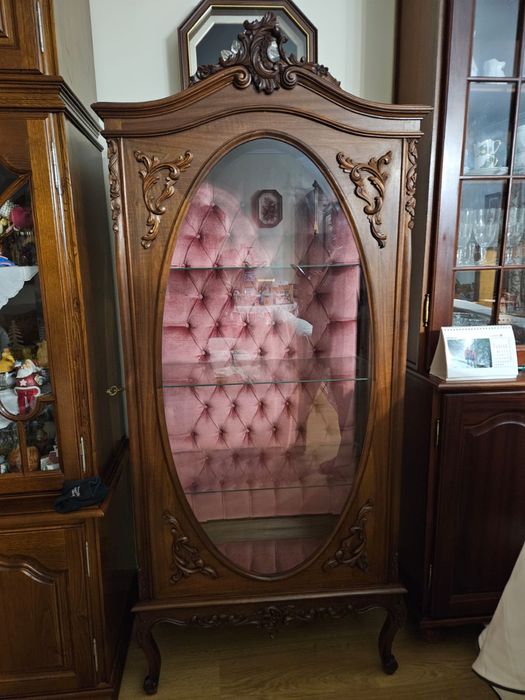 Móvel vintage em madeira maciça
