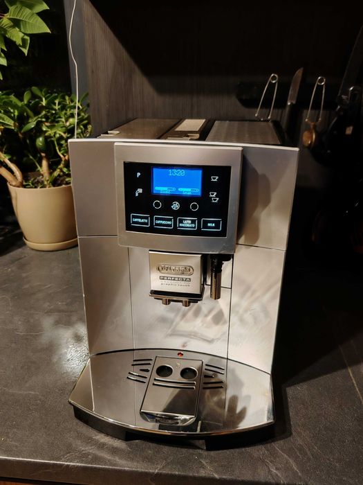 Ekspres automatyczny DeLonghi Perfecta Cappuccino, latte, nowy dzbanek