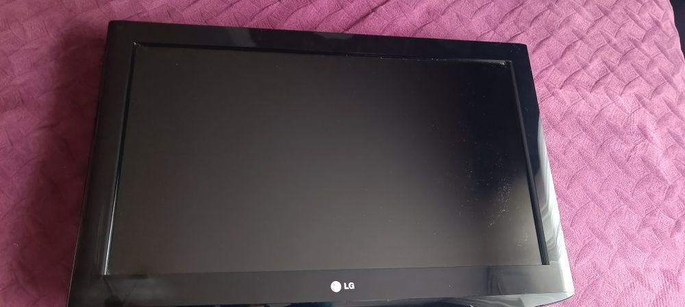 Продам телевизор LG  , Samsung - диагональ 32
