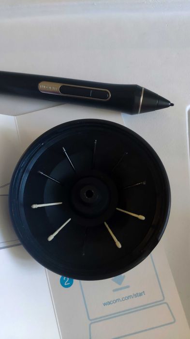 Професійний планшет Wacom Intuos Pro L. Б/У. Цiна нового- 22 299 грн