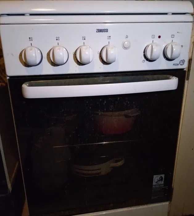 Kuchenka Gazowa-Elektryczna  ZANUSSI ZCG 560 NW
