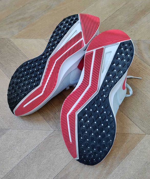 Жіночі кросівки Nike