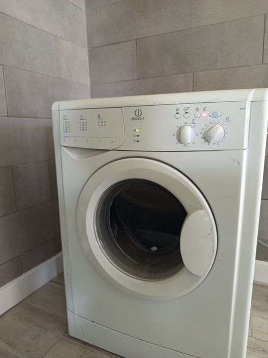 Máquina de lavar roupa Indesit