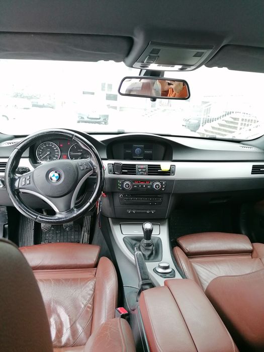 Bmw e91 318d lci 143km