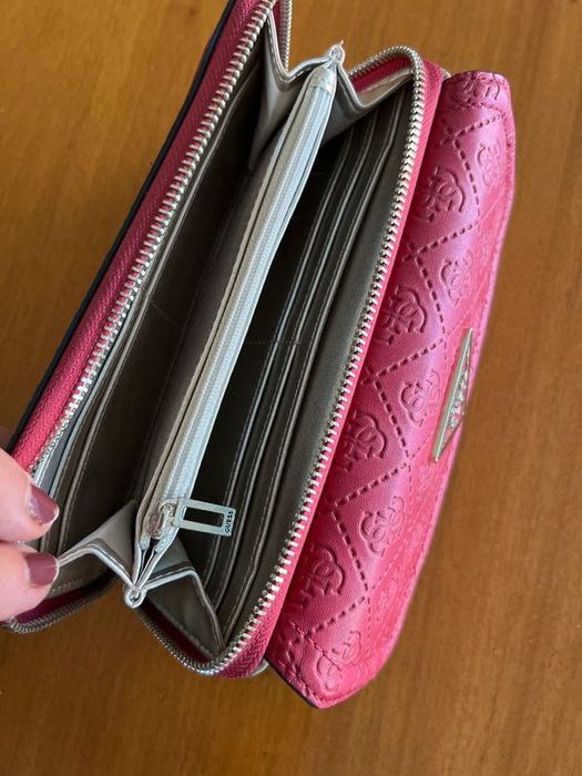 Carteira Guess vermelha