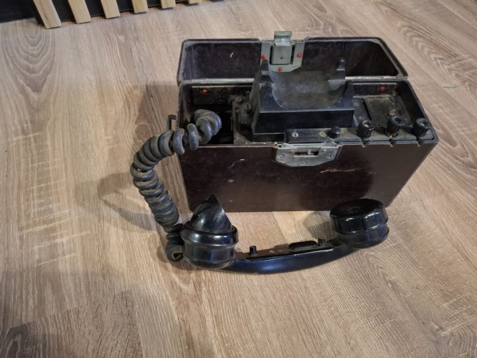 Stary telefon polowy  mb43