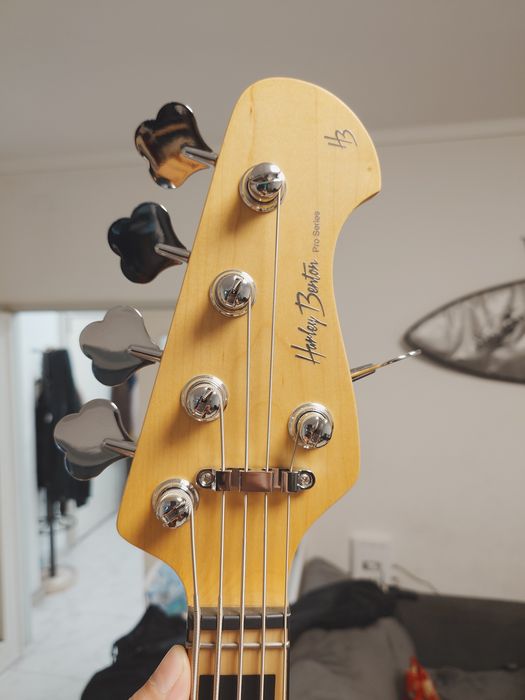 Baixo 5 cuerdas Harley benton bass activo