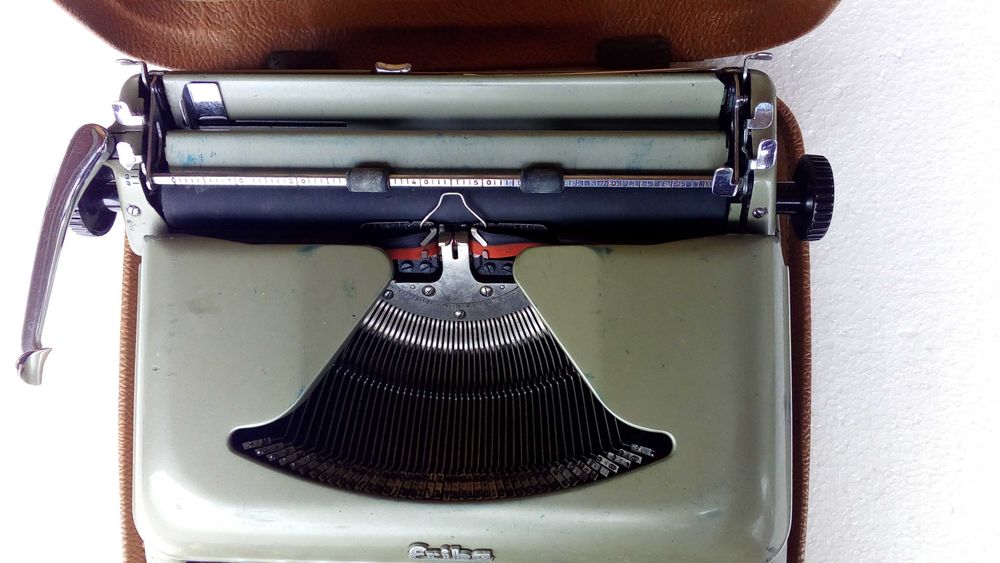 Máquina de escrever Erika - Antiguidade