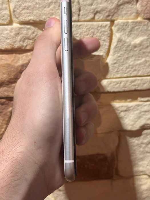 iPhone 11 64GB White, ідеальний стан, все працює