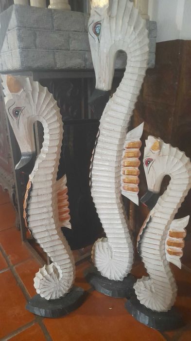 Conjunto 3 estatuas decoração madeira maciça.