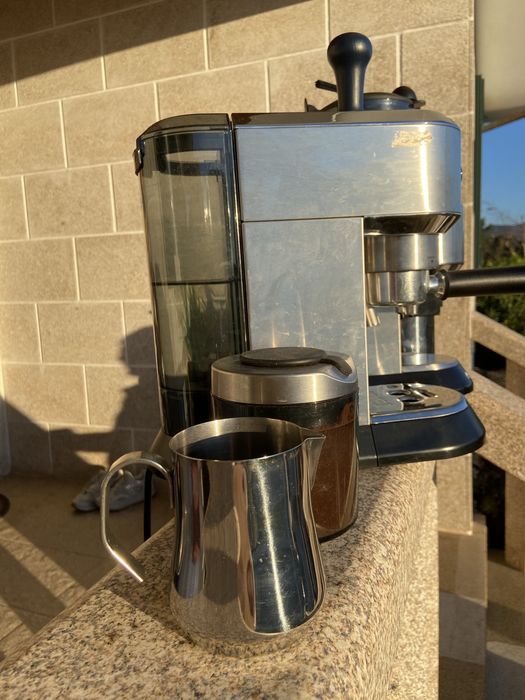 Máquina de Café LêLonghi com moinho