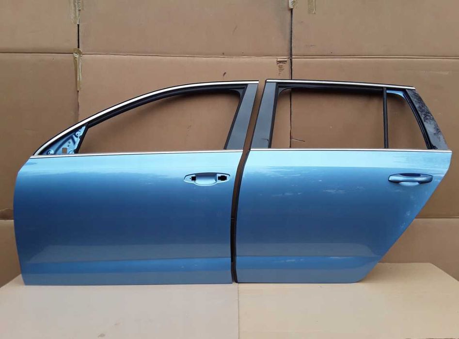 Двері Skoda Octavia 3 III 5E передні або задні праві ліві разборка