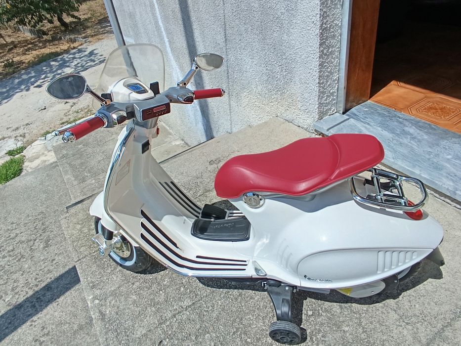 Vespa de criança a bateria