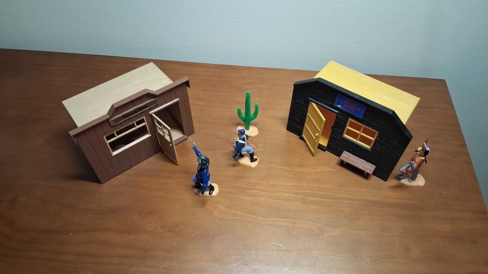 Timpo Toys: 3 Figuras + 1 complemento