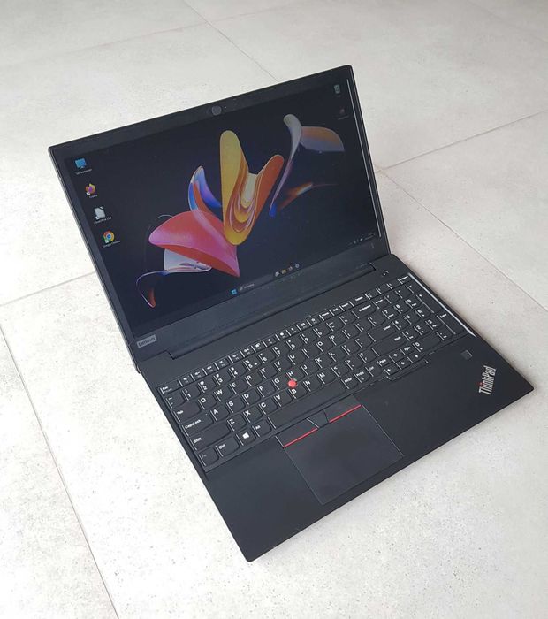 Laptop Lenovo ThinkPad - 15,6 cala, Core i5, 12GB, SSD, Windows 11