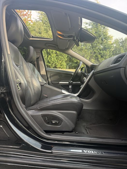 VOLVO V60  Summum Todos Extras